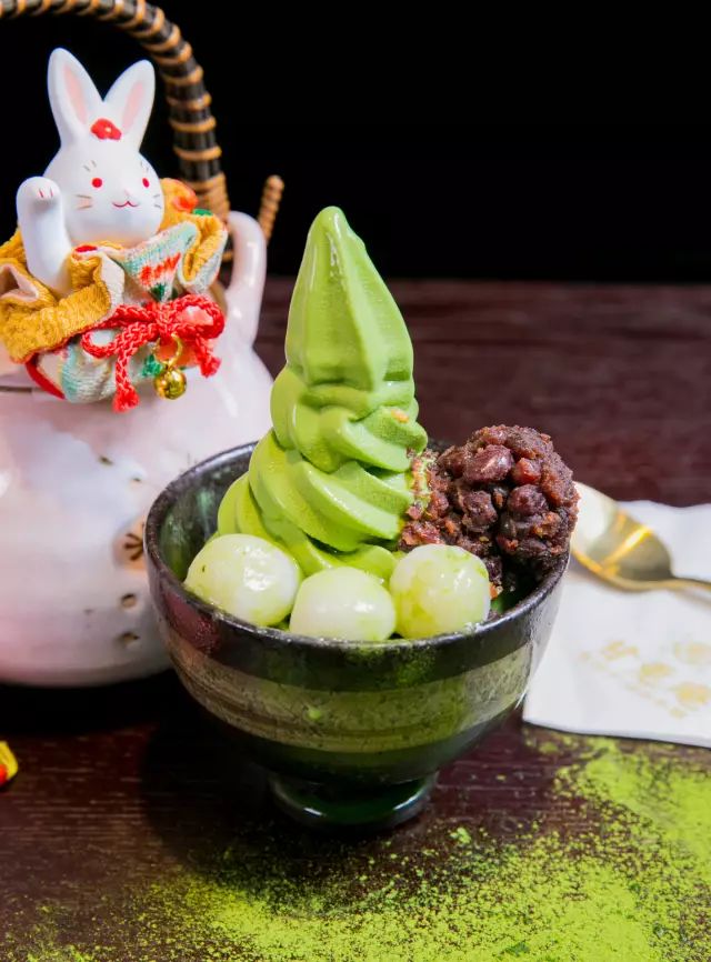 天津人为一只抹茶小兔几甘愿排大队！只为感受那恋爱般的甜度！