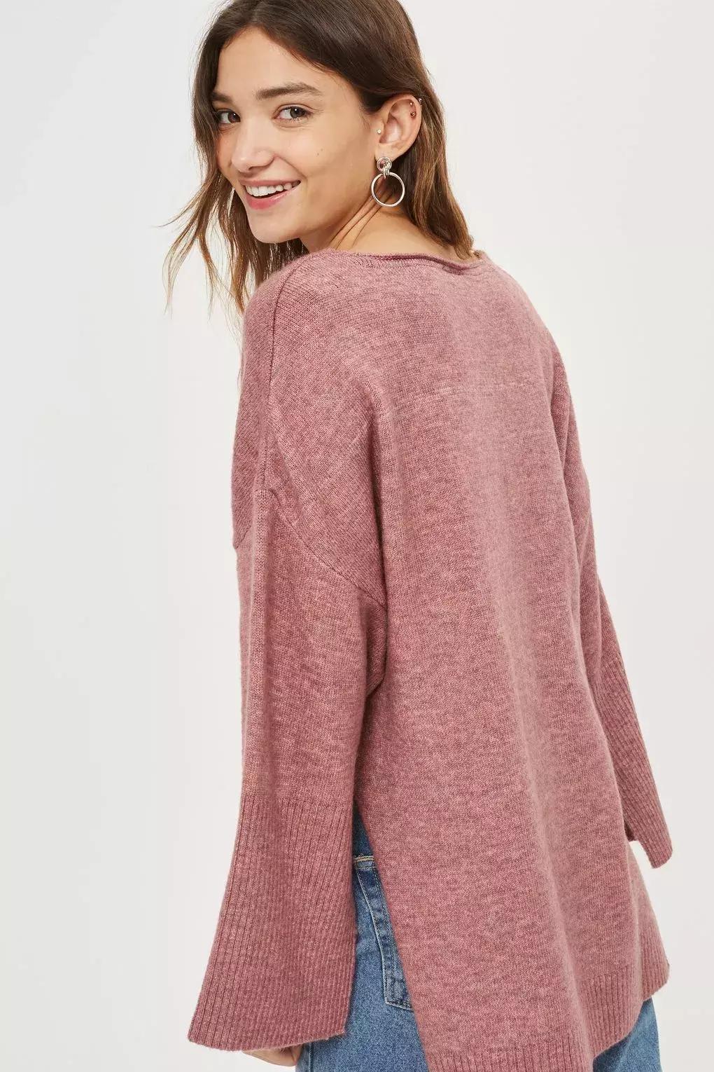 冬天纯色毛衣的高级穿搭,秋冬人手一件的毛衣怎么穿更好看