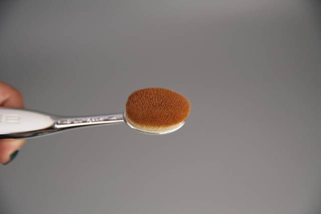 不到10块却一直回购的东西粉底刷,20块钱的粉底液测评