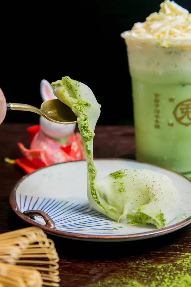 天津人为一只抹茶小兔几甘愿排大队！只为感受那恋爱般的甜度！