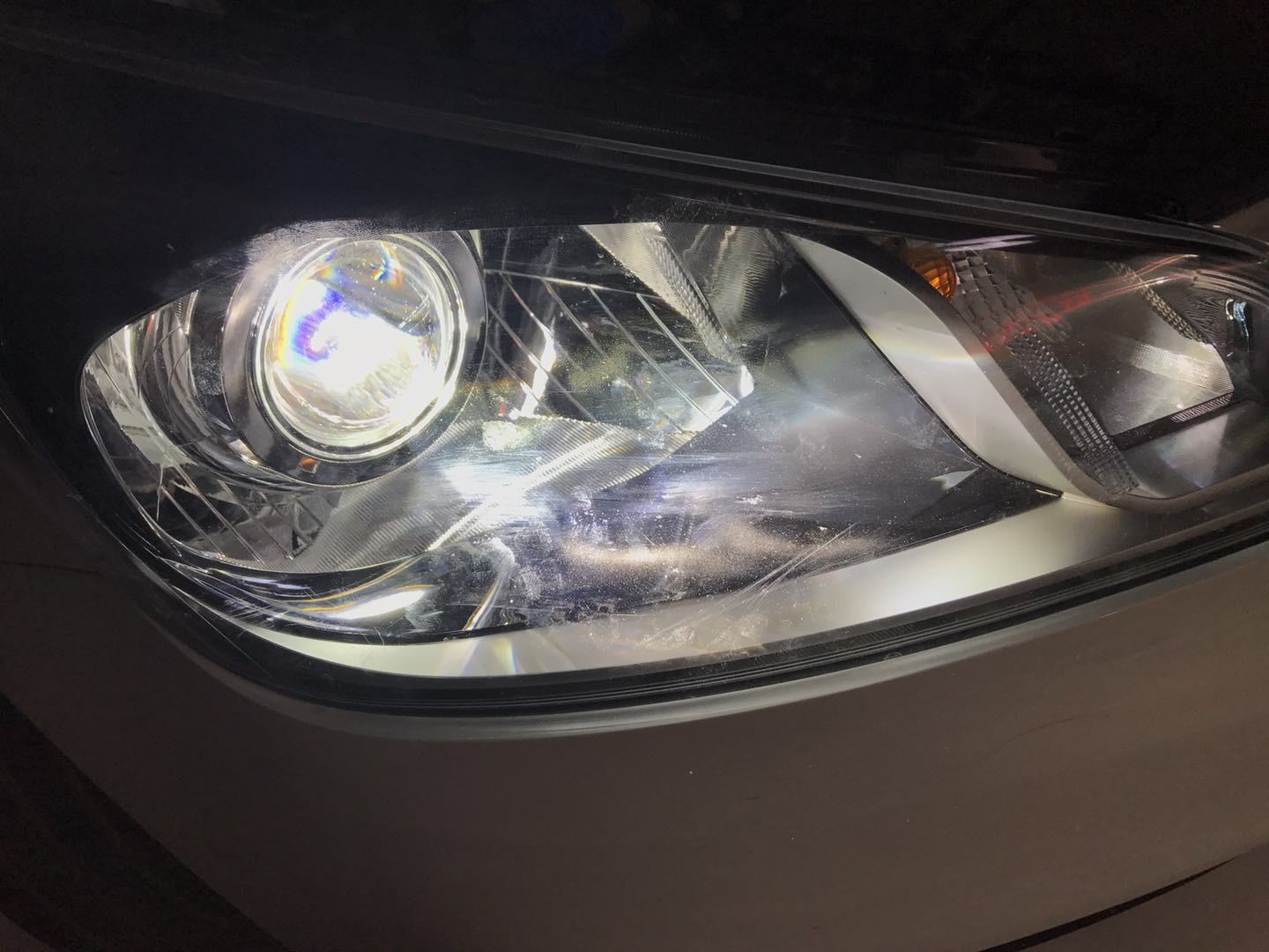 起亚k2改海拉5大灯,起亚k2灯光改装效果图