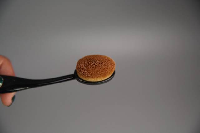 不到10块却一直回购的东西粉底刷,20块钱的粉底液测评