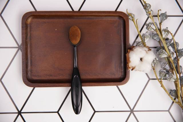 不到10块却一直回购的东西粉底刷,20块钱的粉底液测评