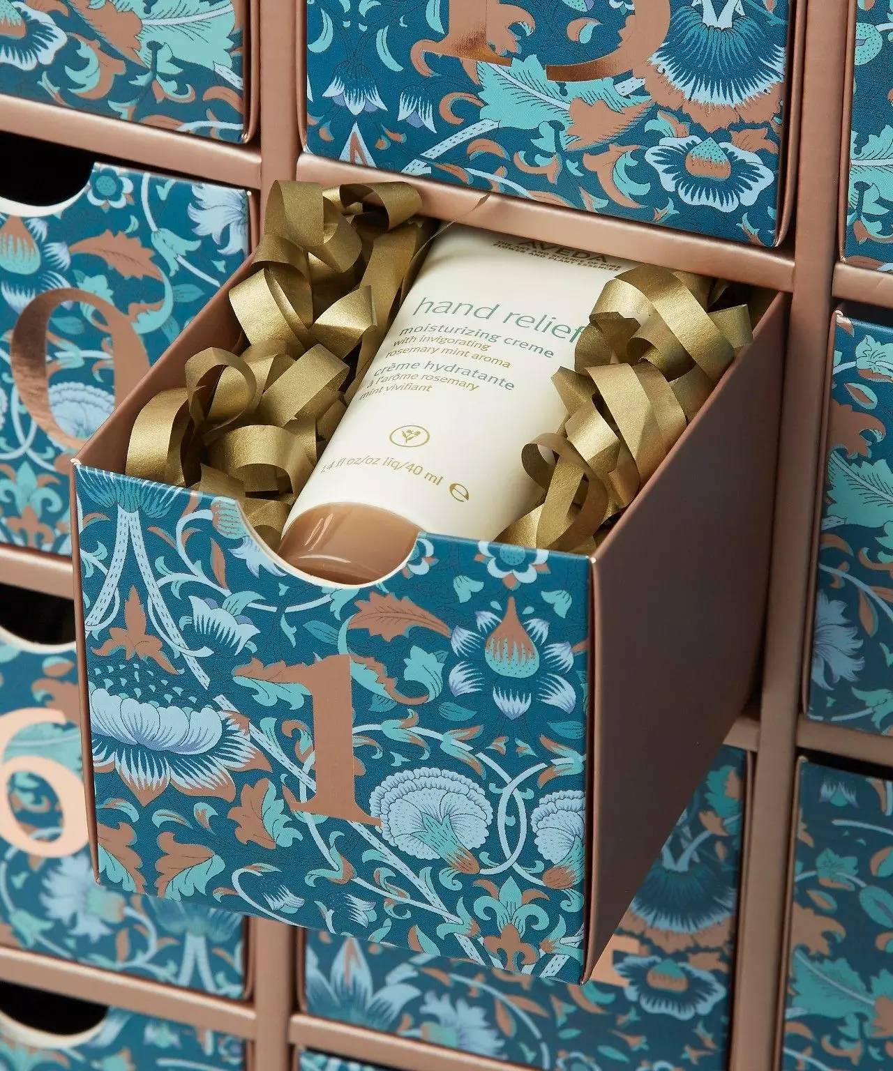 ysl和纪梵希哪个颜色好看点,纪梵希2021新年限定美妆