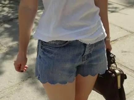 如何把旧牛仔裤变成新的,旧牛仔裤改变上衣