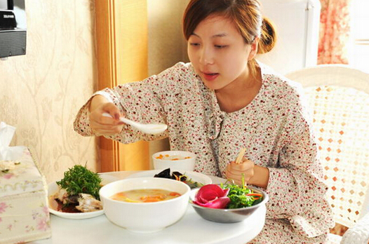 怀孕多喝这五种汤,孕妇喝鱼汤对胎儿有什么好处