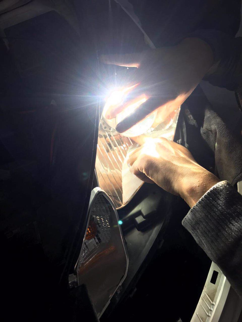 起亚k2改海拉5大灯,起亚k2灯光改装效果图