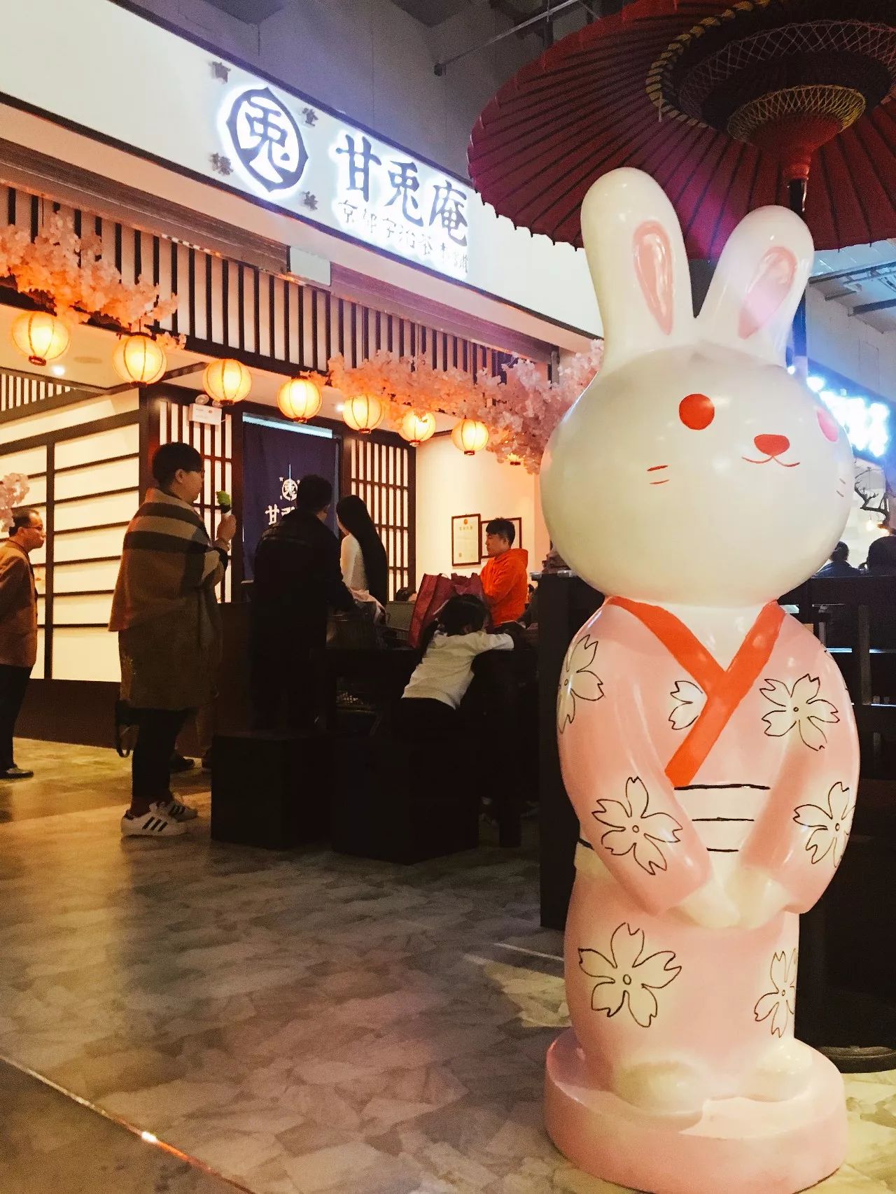 天津人为一只抹茶小兔几甘愿排大队！只为感受那恋爱般的甜度！