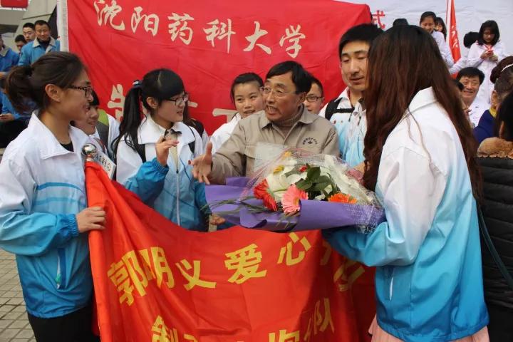 在茫茫人海一眼认出你,在茫茫人海中一眼认出你视频