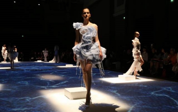 兰玉设计了哪些明星婚纱,为明星设计礼服