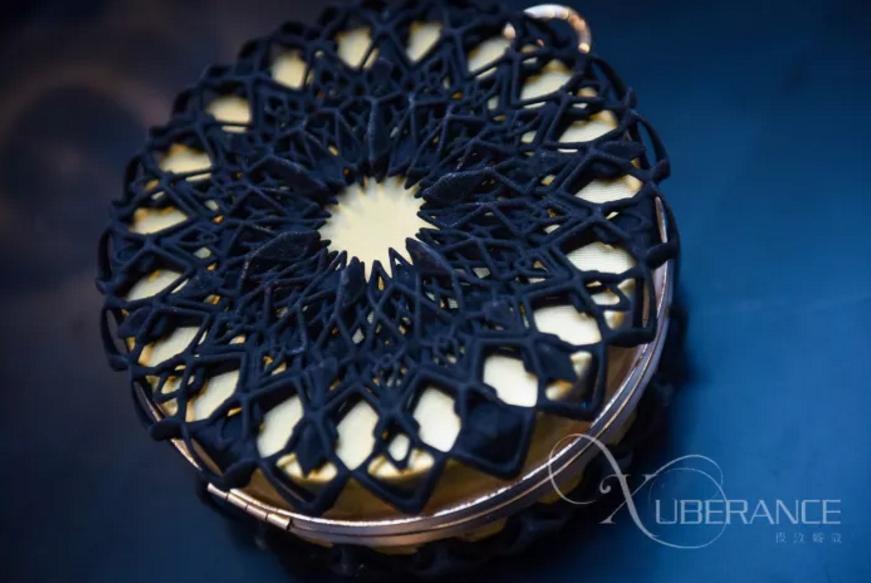 真的美爆了！华曙高科携手极致盛放推出3D打印TPU手包