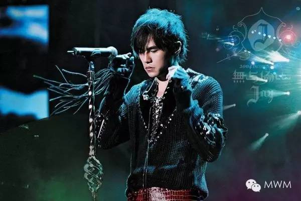 周杰伦强直性脊柱炎打生物制剂,周杰伦演唱会脊柱炎发作是打针吗