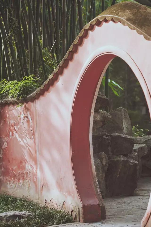 他在这里盖房子时，日本人还没学会唐风