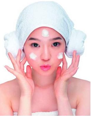 反复长痘的真凶你找到了吗,8个容易长痘的生活习惯你知道吗