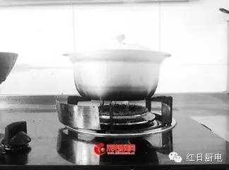 替换老旧燃气灶,旧燃气灶换新燃气灶要看日子吗