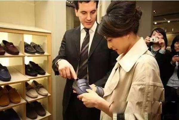 旧鞋子千万别扔废物利用,鞋子买小了正确的解决方法