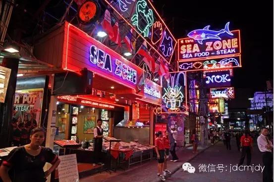 风情万种“*灯区红**”千娇百媚芭提雅