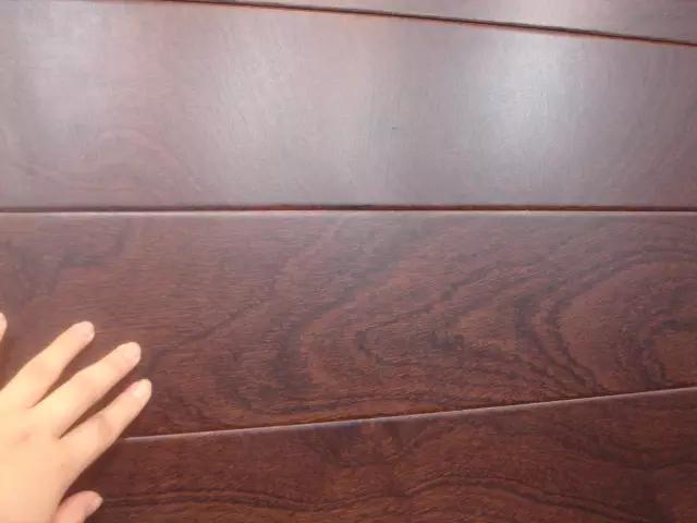 石塑地板和实木复合地板的区别,实木复合地板哪个品牌性价比高