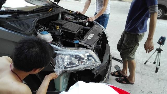 大众新桑塔纳氙气大灯,新款桑塔纳改疝气大灯