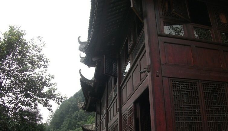 彭州龙门山宝山村,成都彭州白水河宝山村