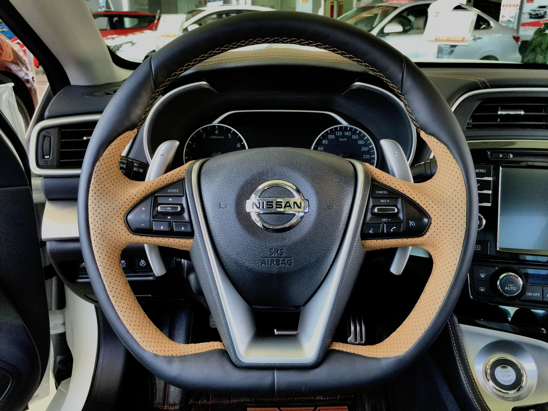 东风日产探陆实车到店,东风日产西玛6座