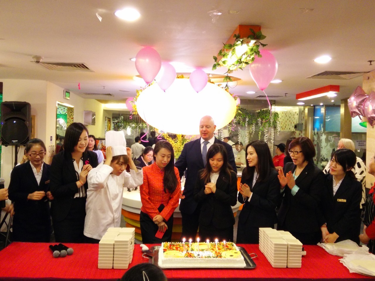 棣欐牸閲屾媺閰掑簵鐣欎汉妗堜緥,棣欐牸閲屾媺鐣欎汉鏀跨瓥