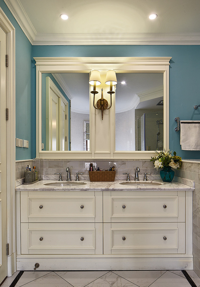 卫生间浴室柜太脏？老婆只用了一张纸，立马干干净净！