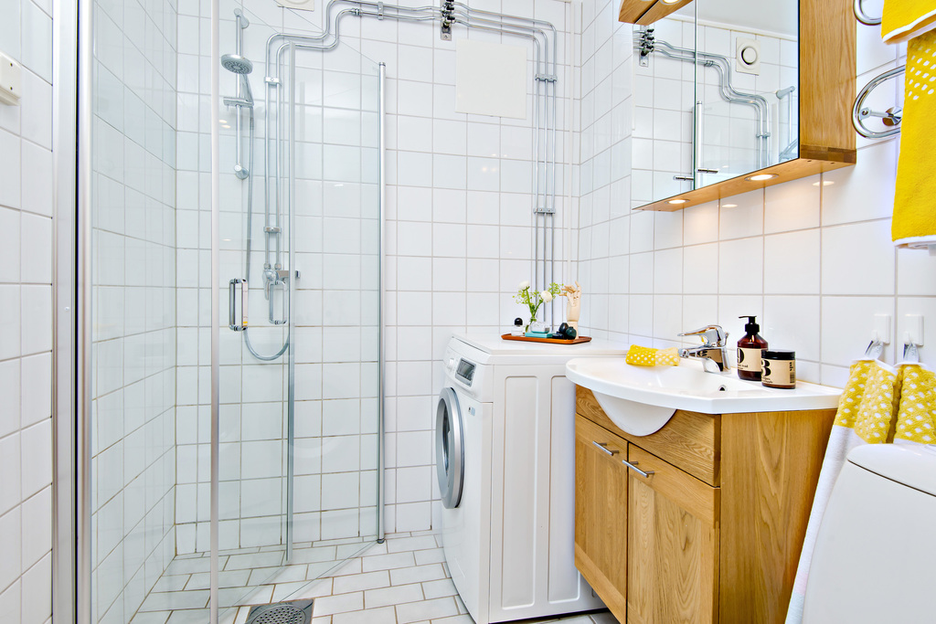 卫生间浴室柜太脏？老婆只用了一张纸，立马干干净净！