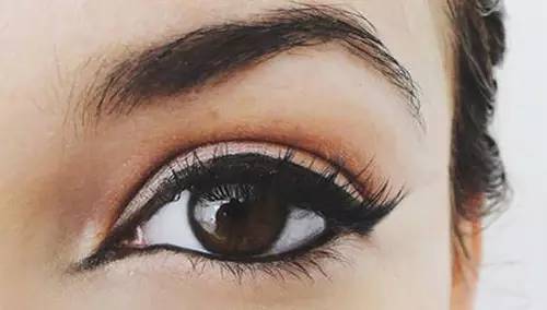 大眼睛女生怎么化妆最合适,大眼睛怎么画眼妆干净