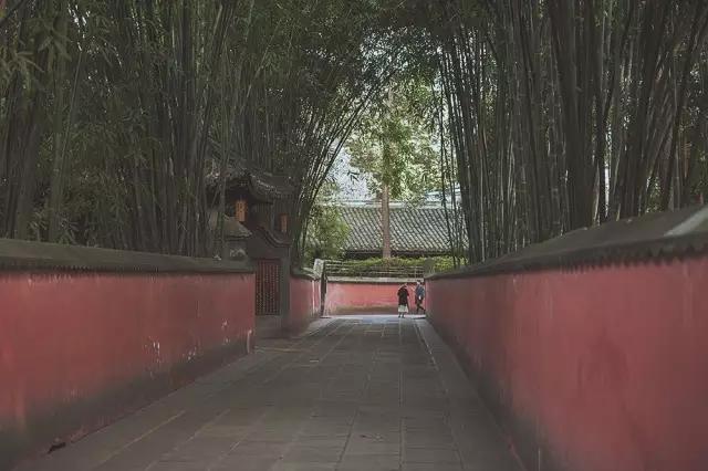 他在这里盖房子时，日本人还没学会唐风