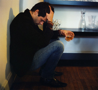 老公闭关冥想中割腕自杀那已凝固的血告诉我们什么