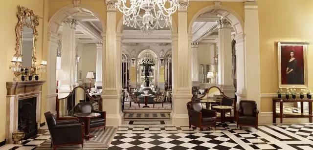 一开始我也不懂，为什么名人都爱住这些老酒店，直到...