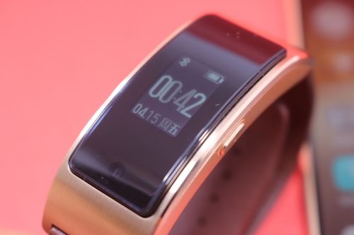 华为手环b3测评,商务人士华为手环b6