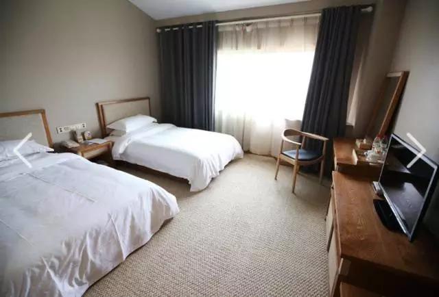 太白山凤凰温泉带住宿价目表,宝鸡太白山凤凰温泉