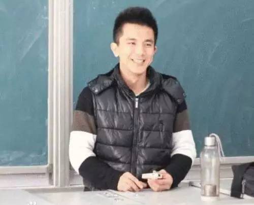 在这个看脸的社会民间男神们火了！