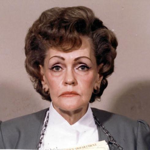 他们说‘那女孩死了不是我的错’*力暴**不需要理由