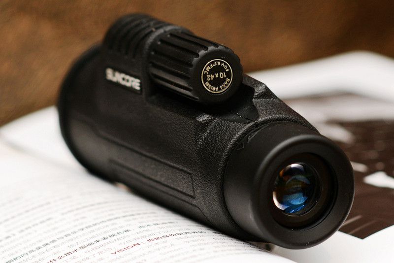 对面妹纸动态全掌握，10X42倍的望远镜体验