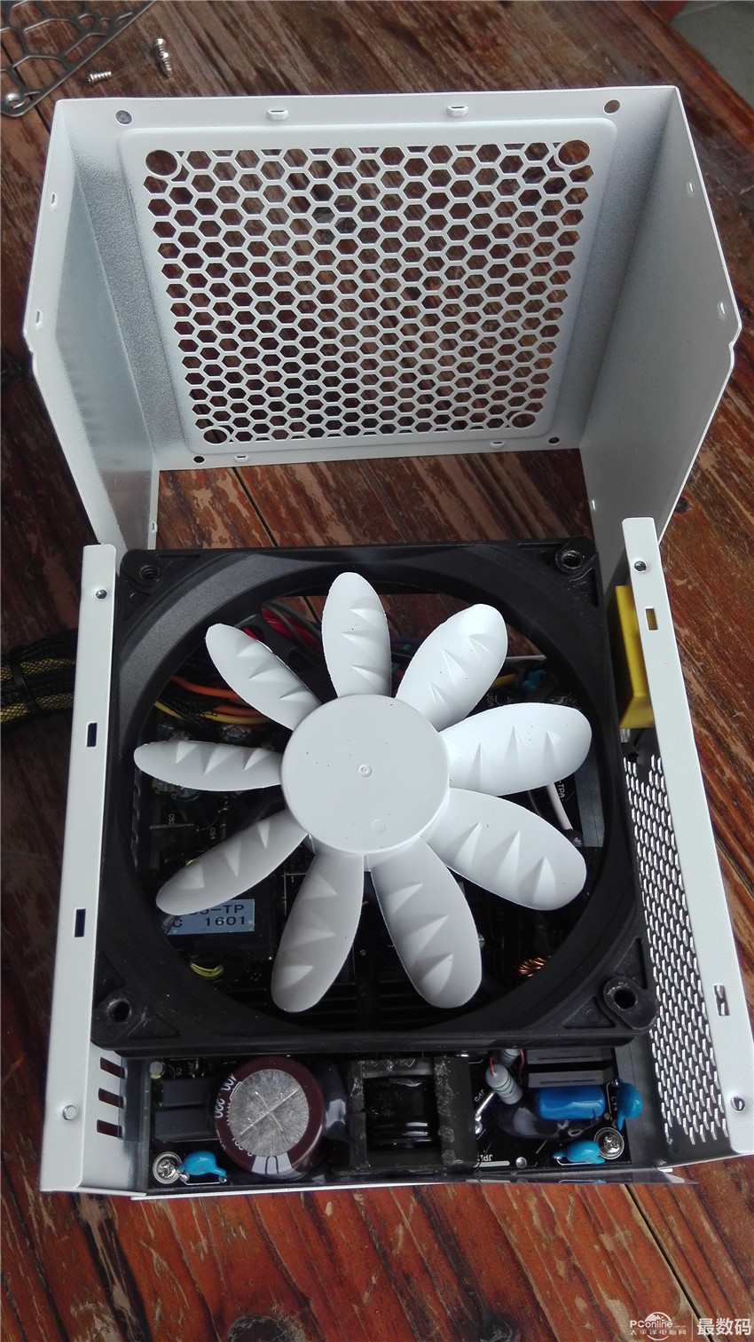 用料最好的钛金电源,钛金电源和白金电源区别