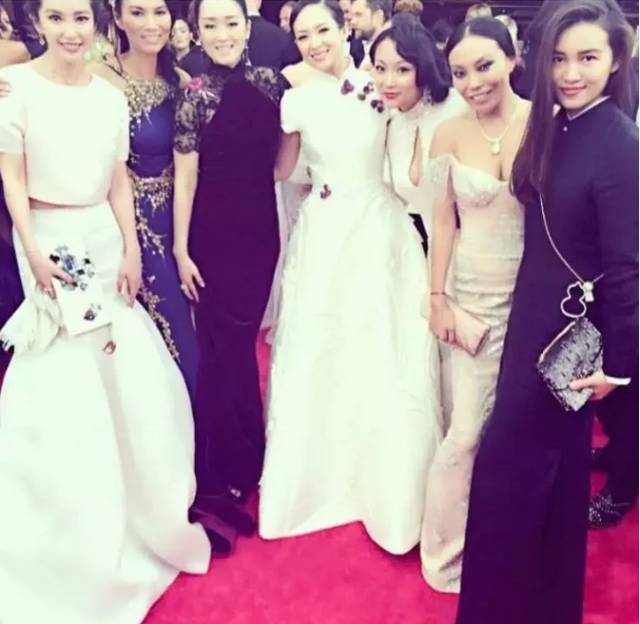 有这么剽悍的朋友圈，她哪里还需要男人？！