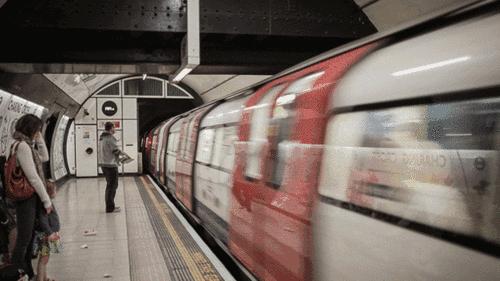 地铁起点站怎么掉头上海,地铁在起点是如何掉头的