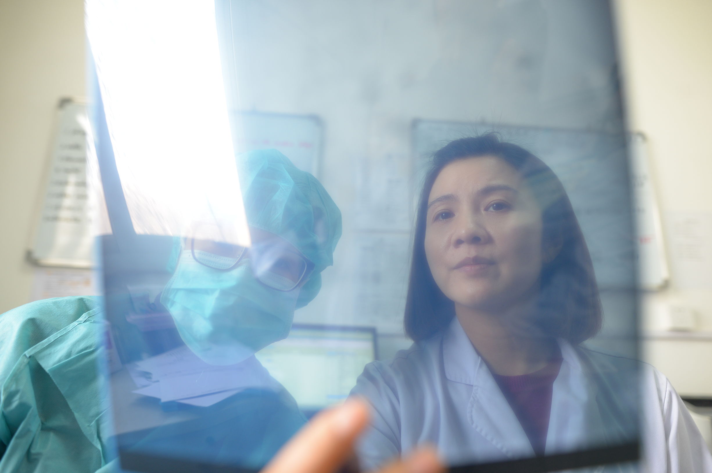 走近医护人员的日常,防治艾滋从年轻开始