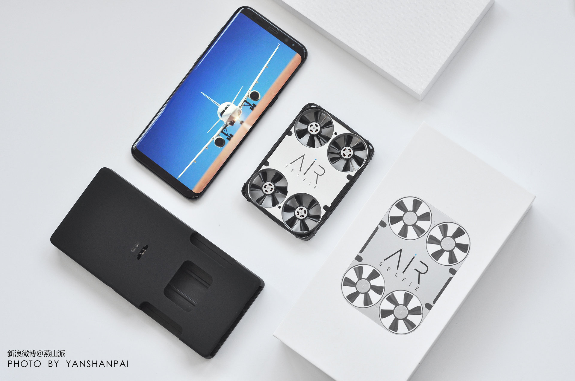 可以放在兜里的大型无人机,藏在手机里的无人机