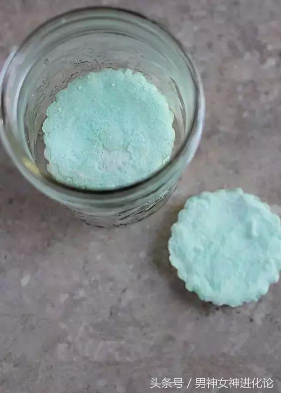 一招让小白鞋焕然一新,学会这三招新鞋不磨脚