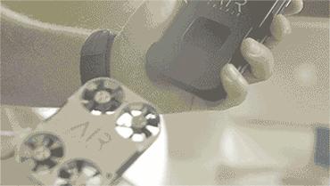 可以放在兜里的大型无人机,藏在手机里的无人机