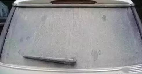 雨天雾天车玻璃怎么处理,冬天雾天开车玻璃起雾怎么办