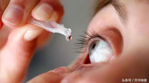 乱滴眼药水的危害,眼药水要怎么滴才是正确的方法