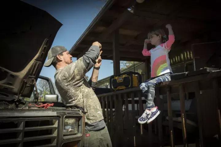 穿条纹的007，请叫我邦德土炮博士！