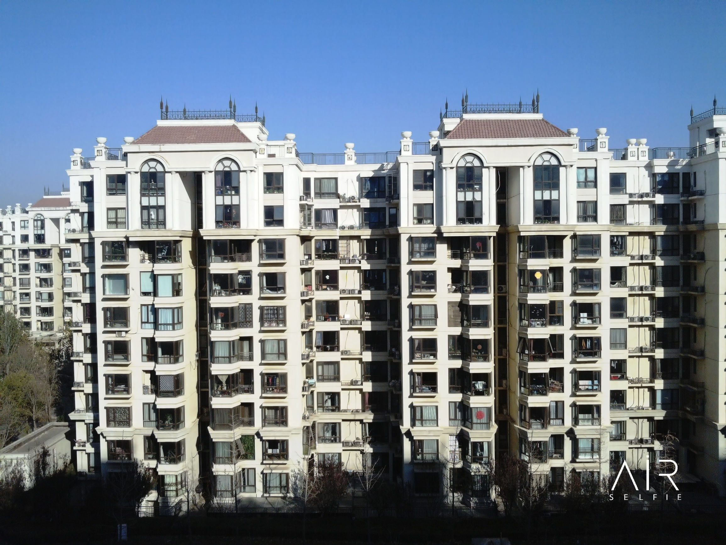 可以放在兜里的大型无人机,藏在手机里的无人机