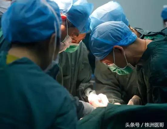 髋关节发育不良的孩子矫正视频,30岁发现先天性髋关节发育不良