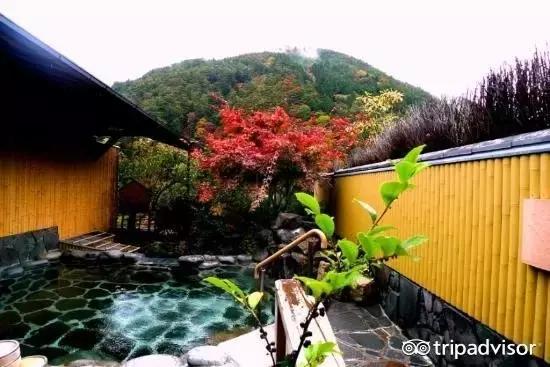 浴衣美食,舒适而又温暖的温泉